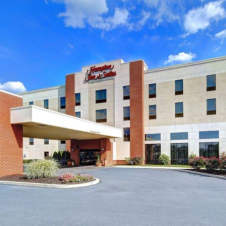 Hampton Inn & Suites Harrisburg Bagian luar foto