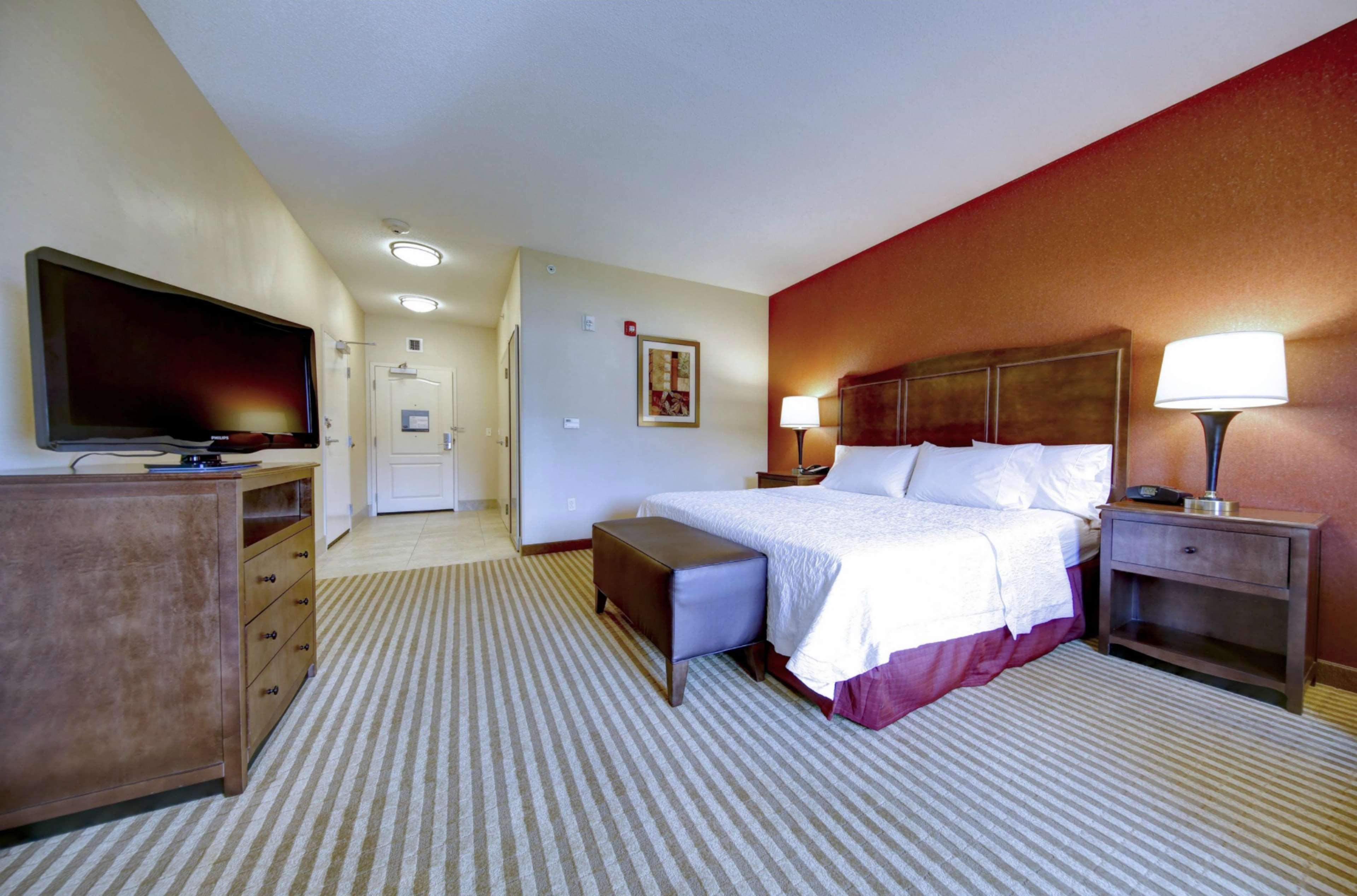 Hampton Inn & Suites Harrisburg Bagian luar foto