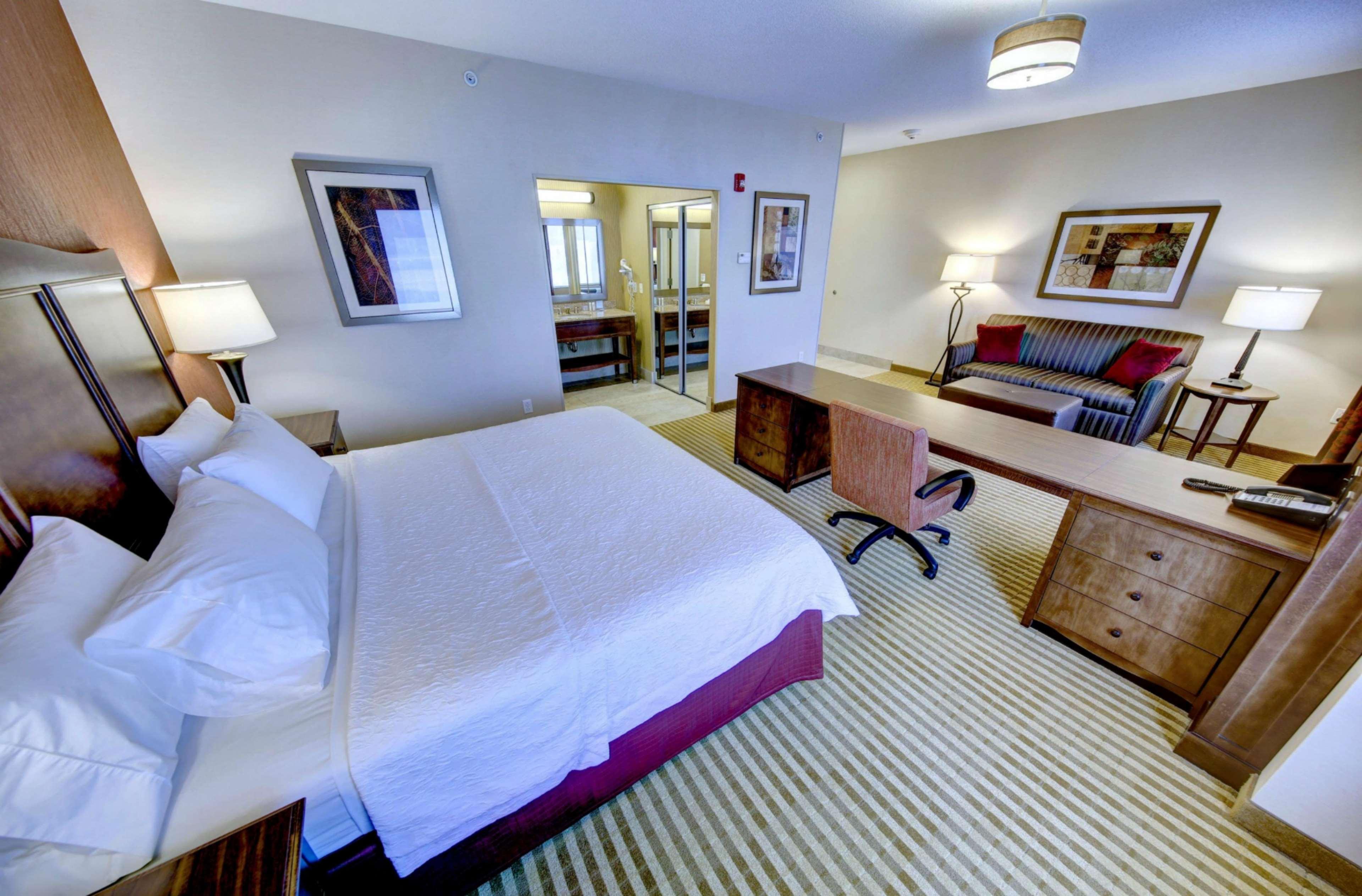 Hampton Inn & Suites Harrisburg Bagian luar foto