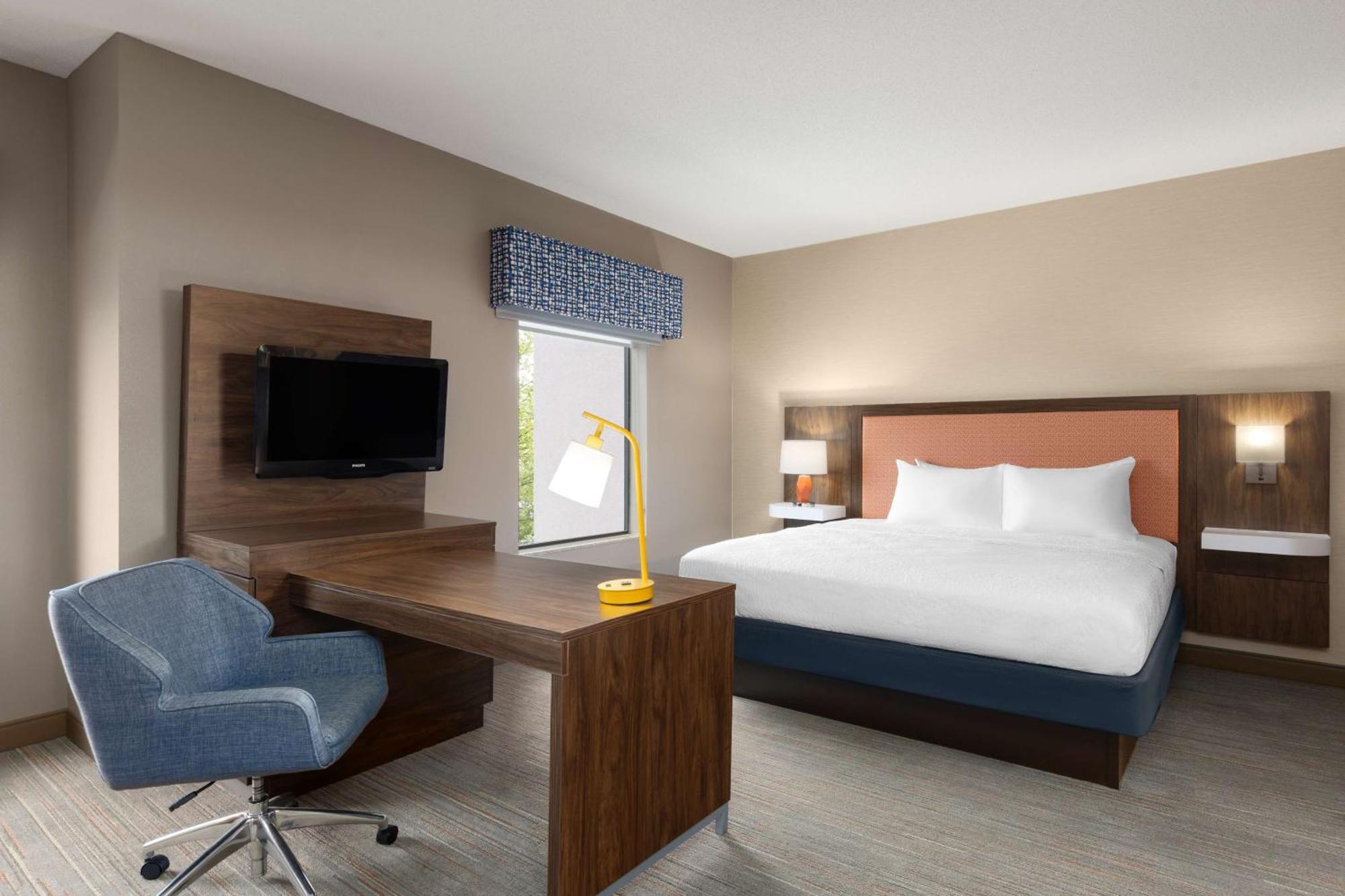 Hampton Inn & Suites Harrisburg Bagian luar foto