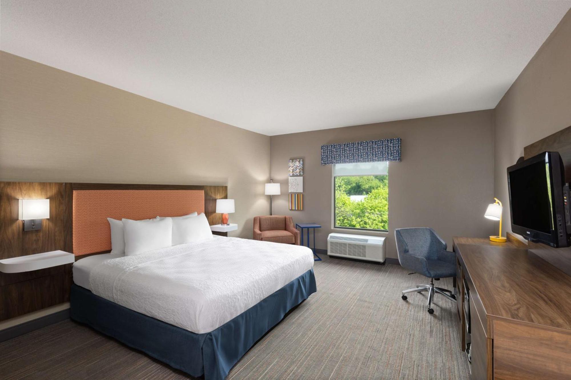 Hampton Inn & Suites Harrisburg Bagian luar foto