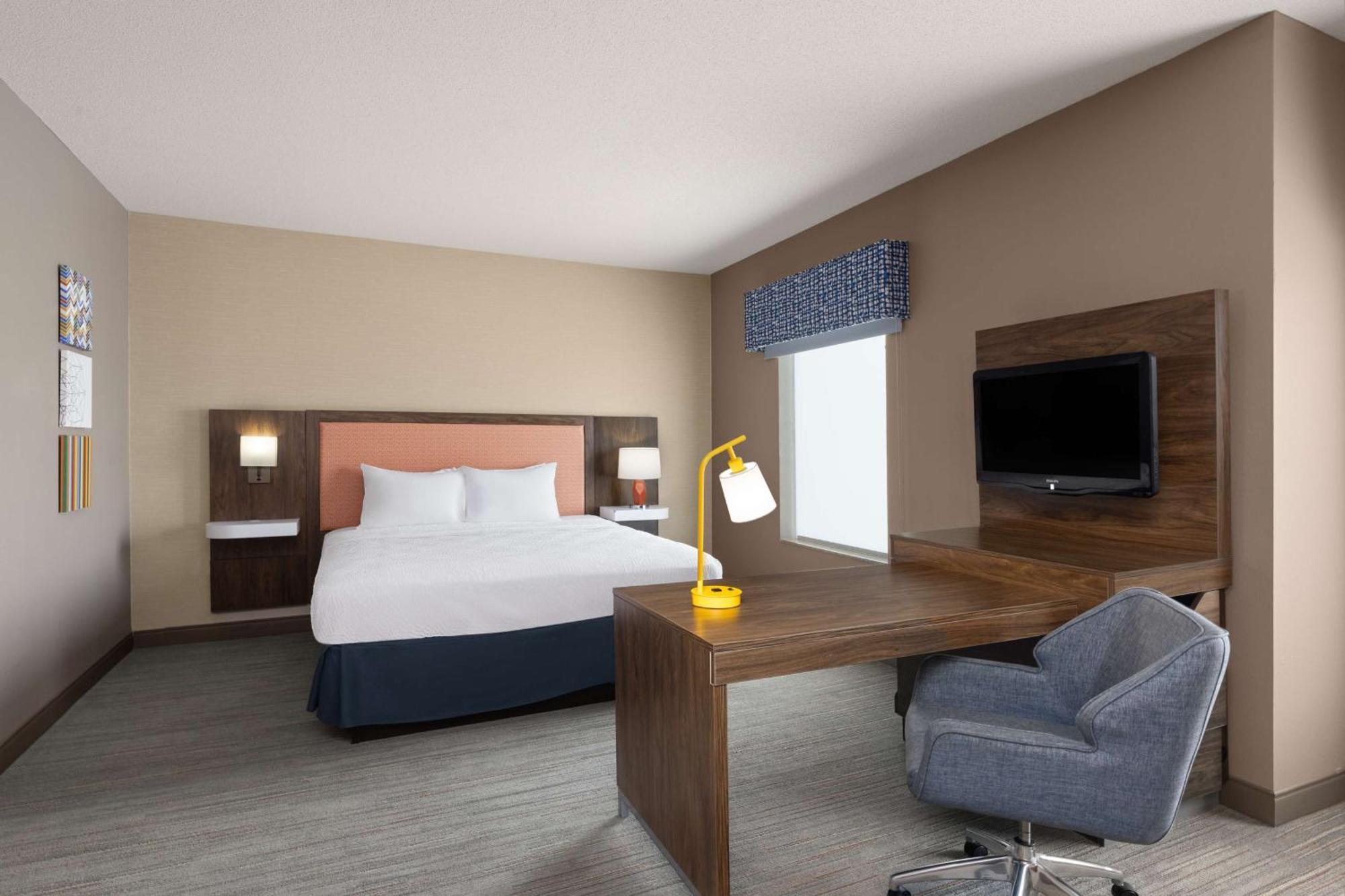 Hampton Inn & Suites Harrisburg Bagian luar foto