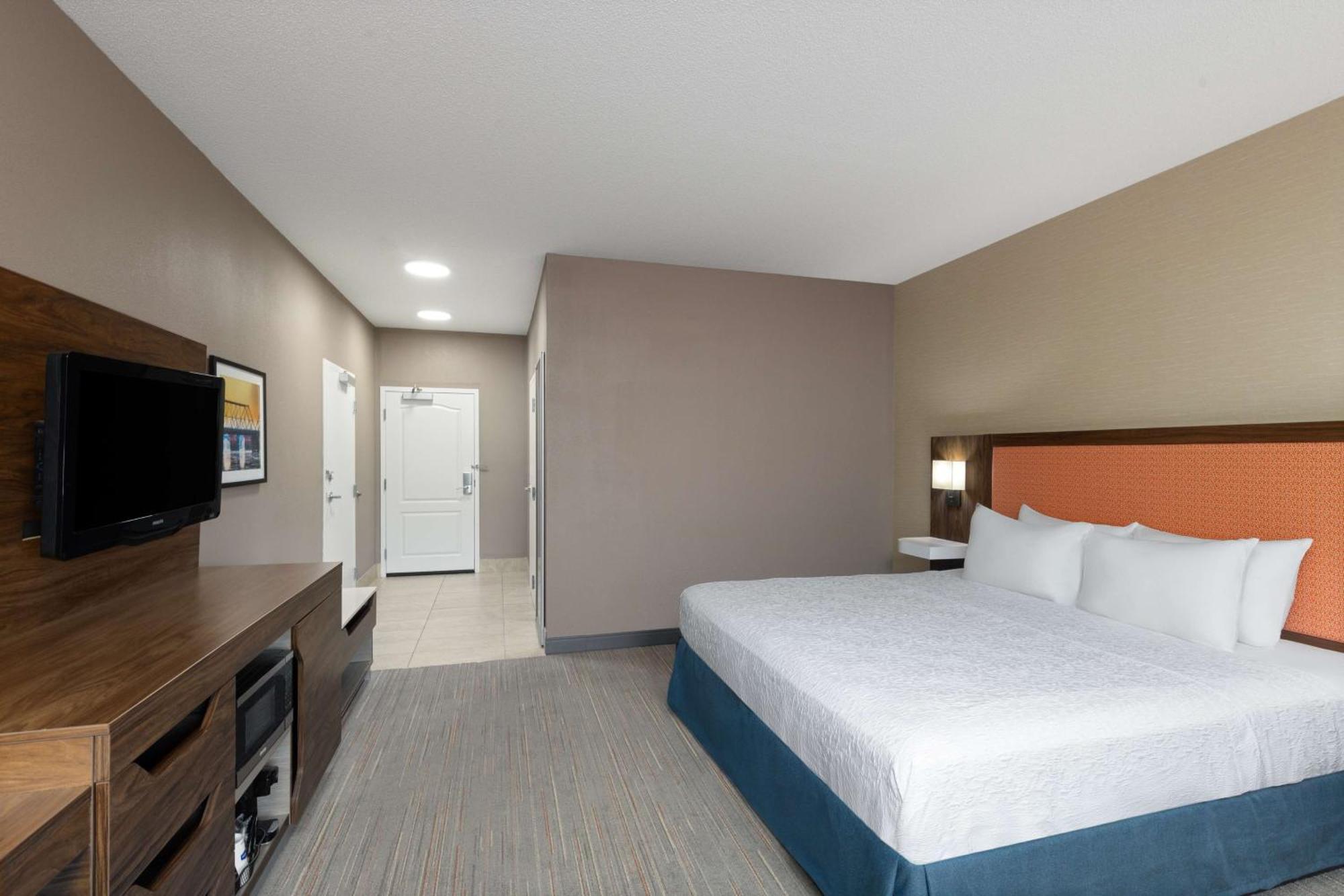 Hampton Inn & Suites Harrisburg Bagian luar foto