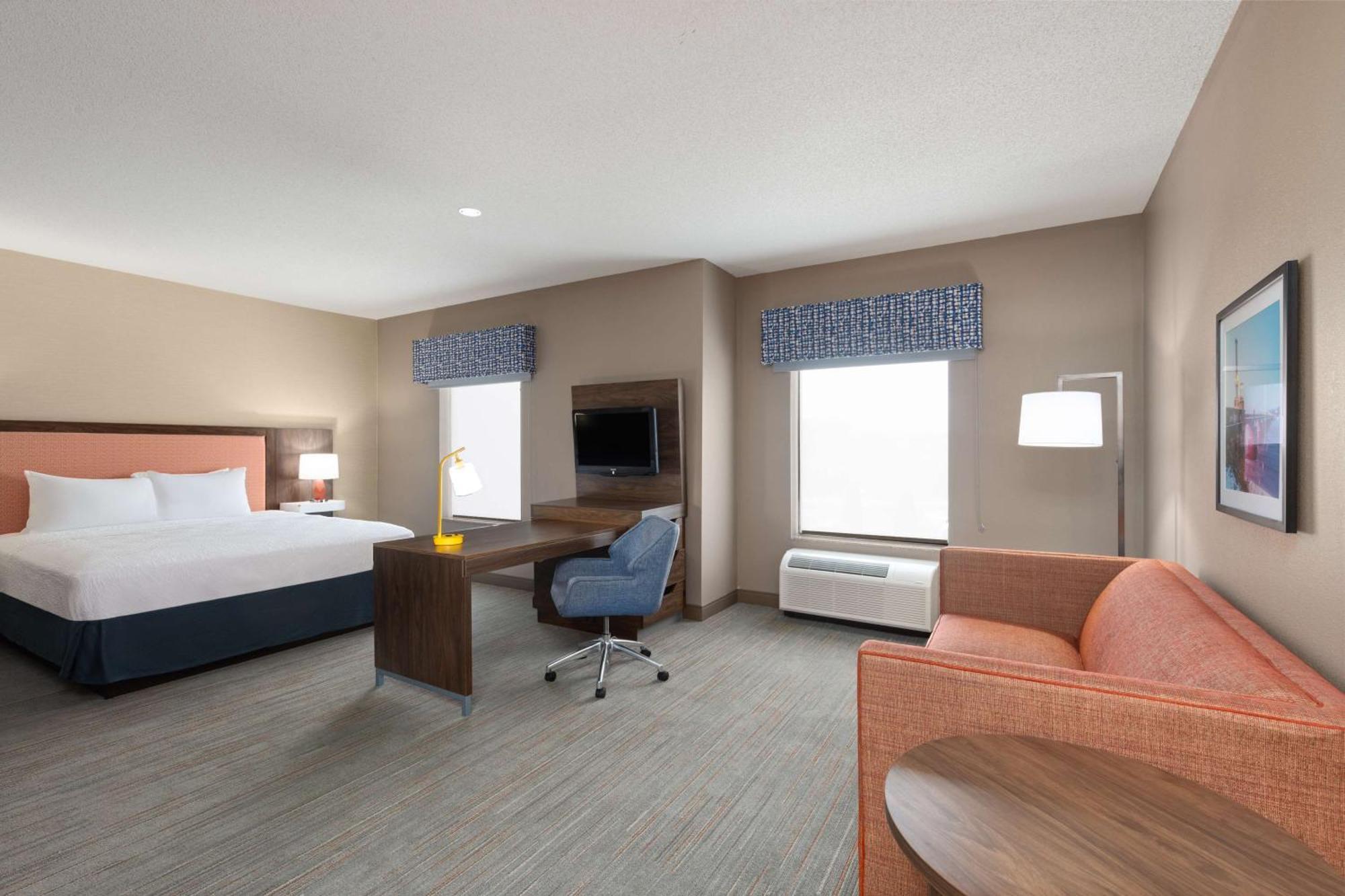 Hampton Inn & Suites Harrisburg Bagian luar foto