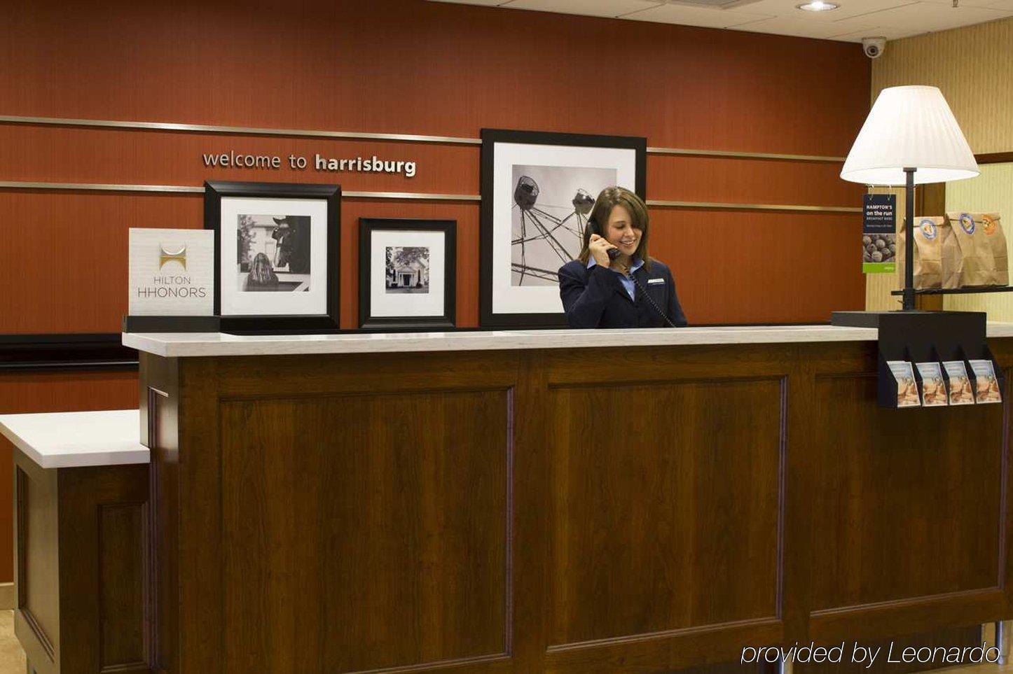 Hampton Inn & Suites Harrisburg Bagian luar foto
