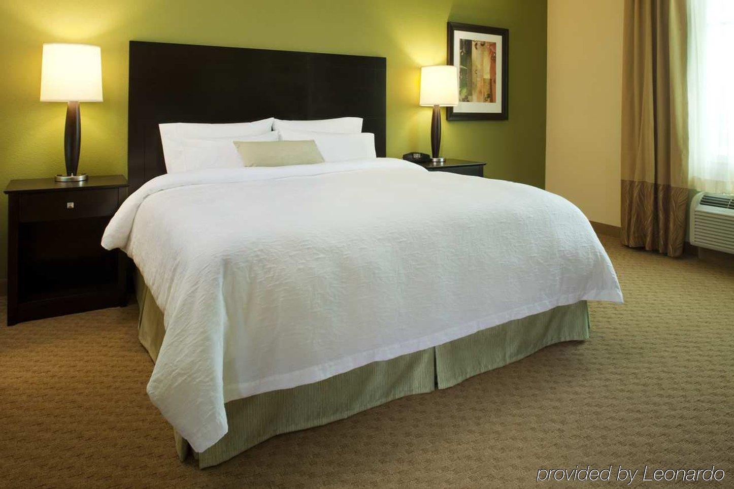 Hampton Inn & Suites Harrisburg Bagian luar foto
