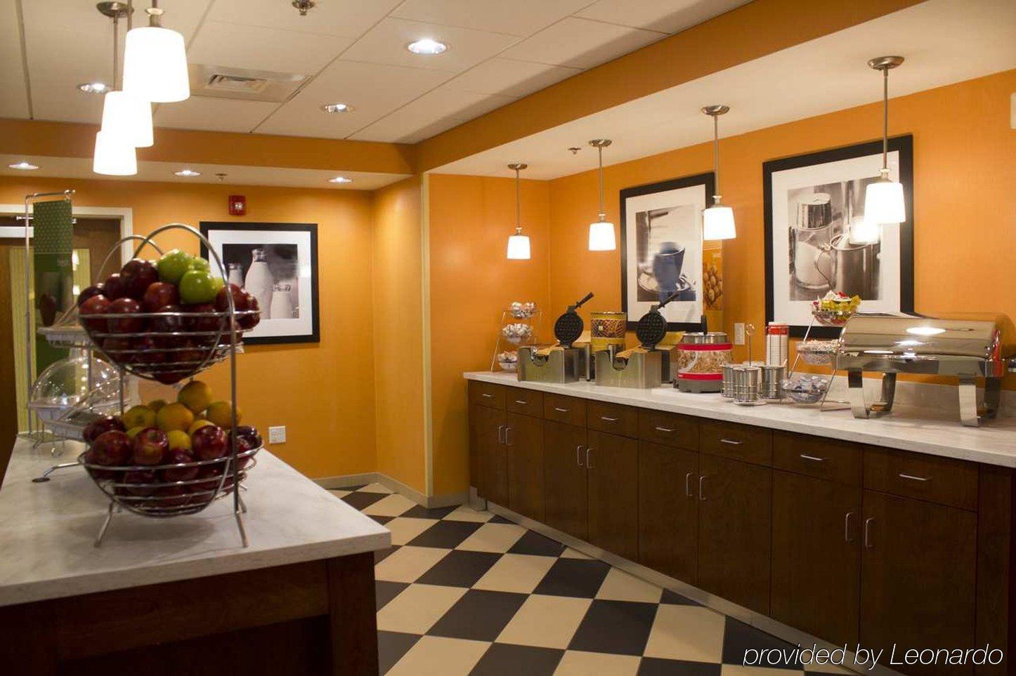 Hampton Inn & Suites Harrisburg Bagian luar foto