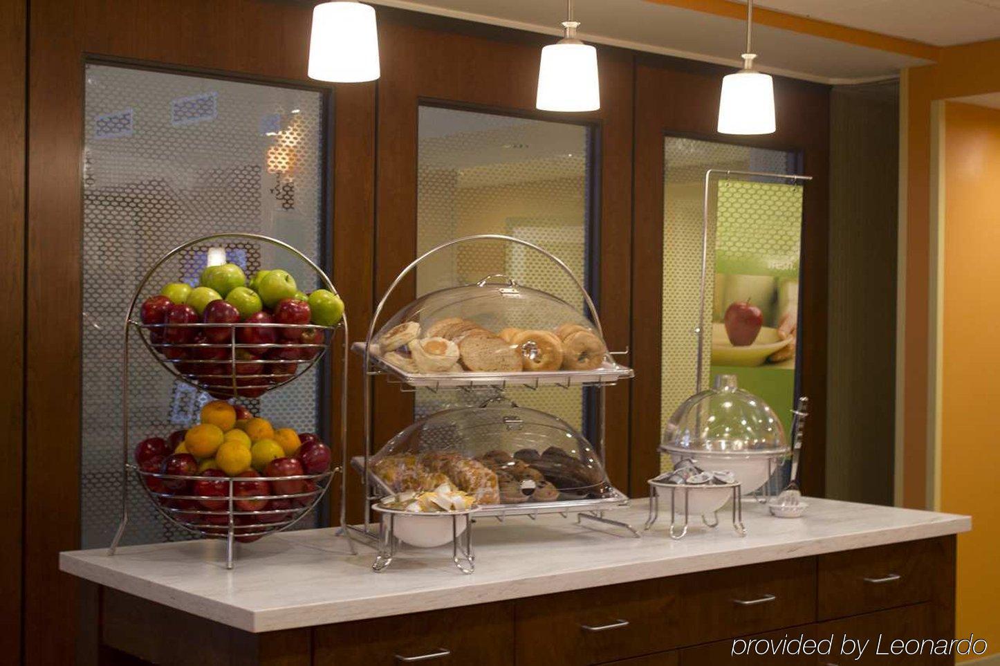 Hampton Inn & Suites Harrisburg Bagian luar foto