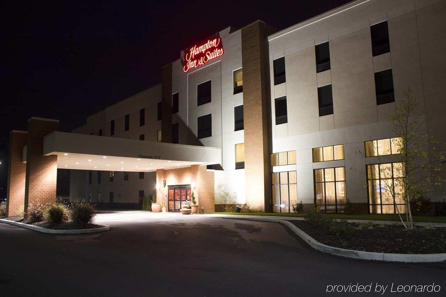Hampton Inn & Suites Harrisburg Bagian luar foto