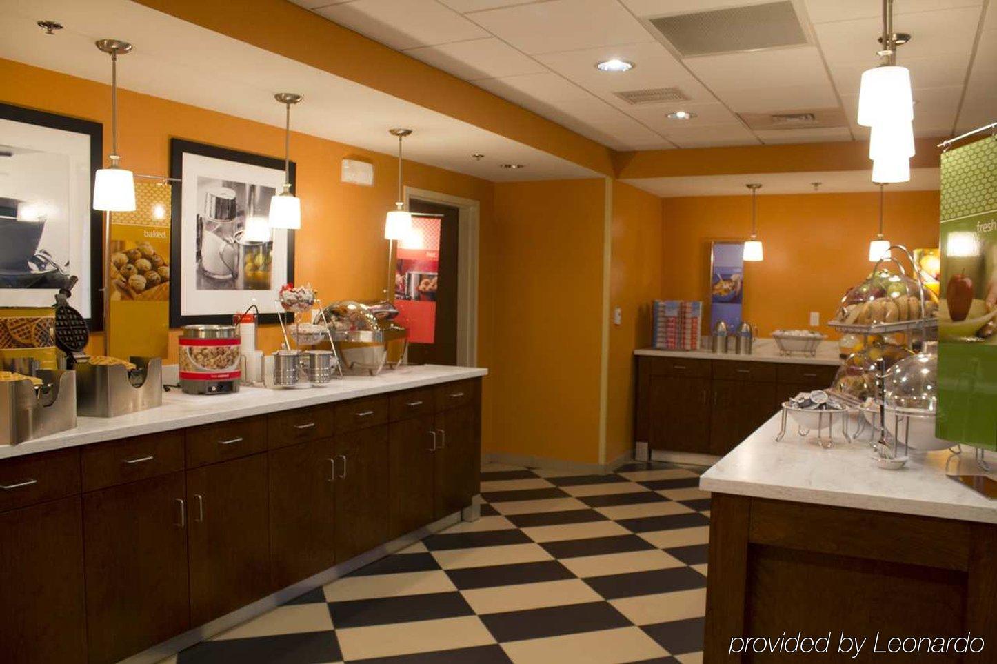 Hampton Inn & Suites Harrisburg Bagian luar foto